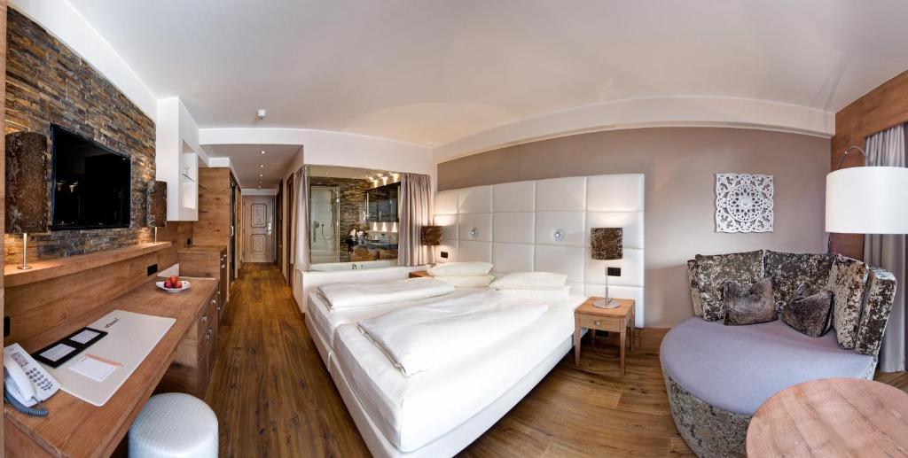 Alpenresort Schwarz Mieming Room photo